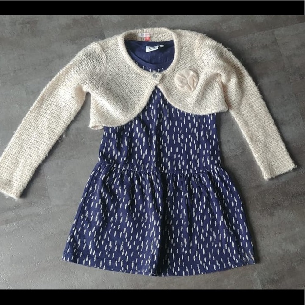 Girls size 5 dress with shall